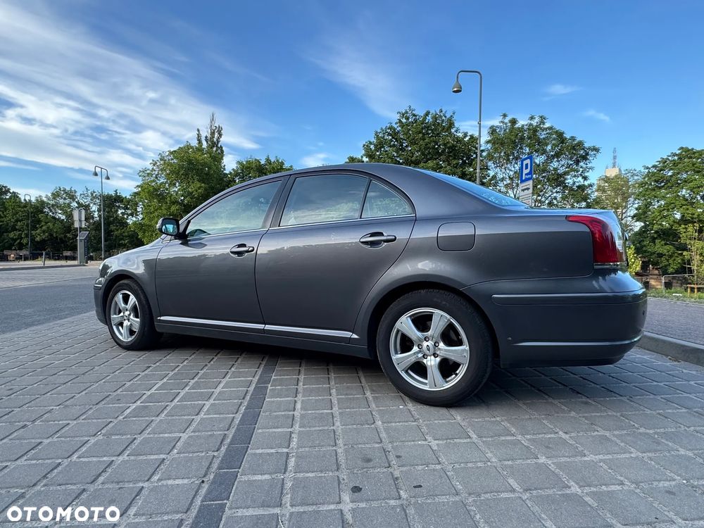 Toyota Avensis - 4