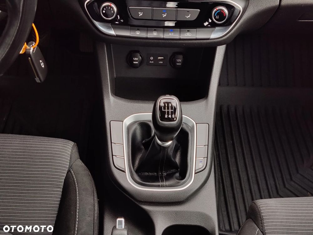 Hyundai i30 1.4 Classic + - 12