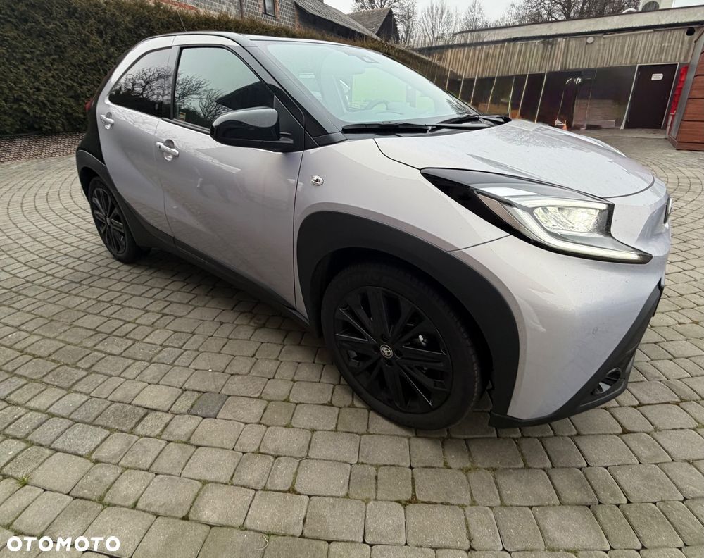 Toyota Aygo X 1.0 VVT-i JBL Edition X-shift - 4
