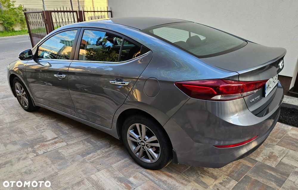 Hyundai Elantra 1.6 Comfort - 2