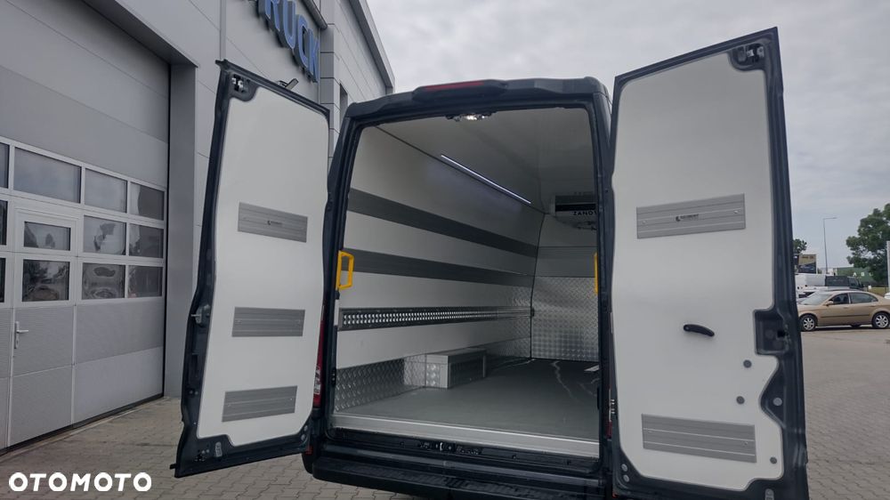 Iveco Daily 35S18 furgon izotermiczny izoterma agregat - 7