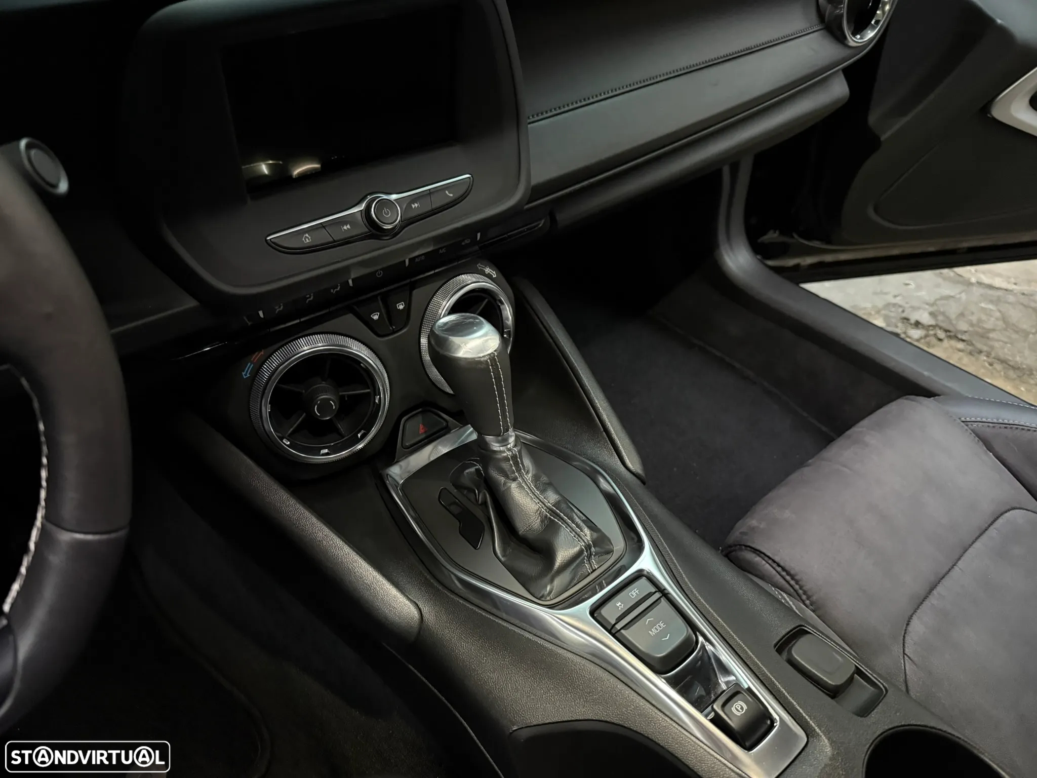 Chevrolet Camaro Coupe 2.0 Aut. - 34
