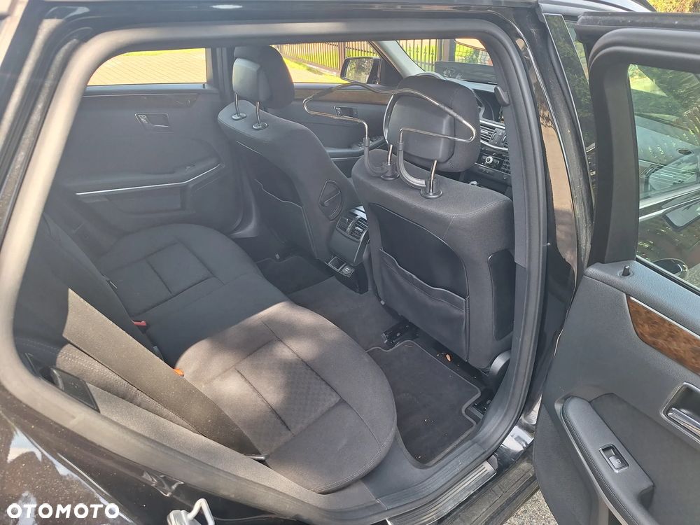 Mercedes-Benz Klasa E 250 CGI BlueEffICIENCY Avantgarde - 12