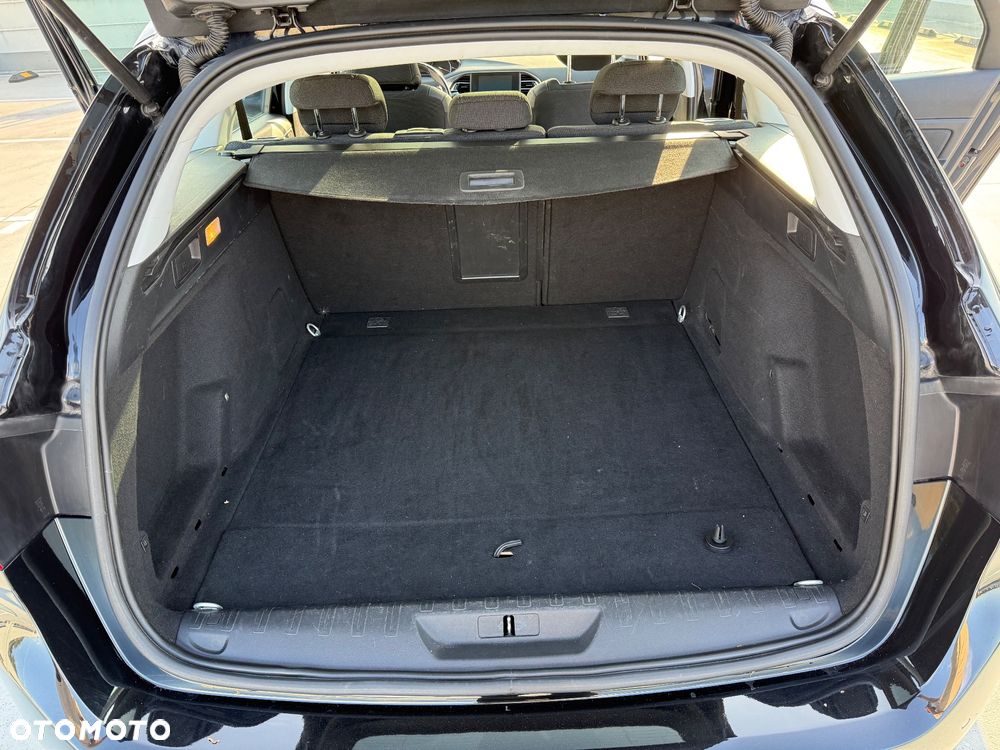 Peugeot 308 SW 1.2 PureTech GPF Allure S&S EAT8 - 27