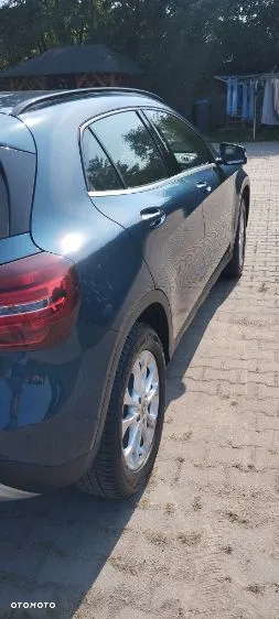 Mercedes-Benz GLA - 16