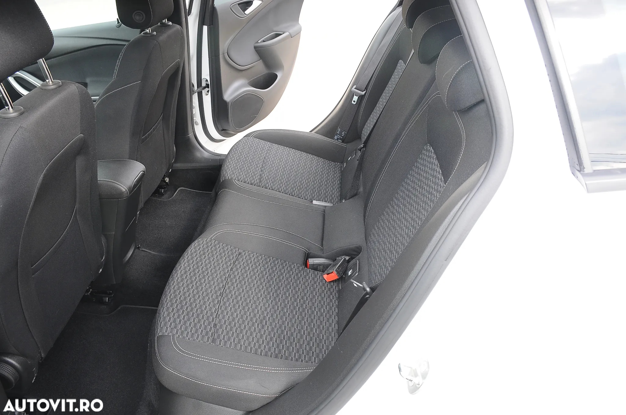 Opel Astra 1.6 D (CDTI) Sports Tourer Edition - 14