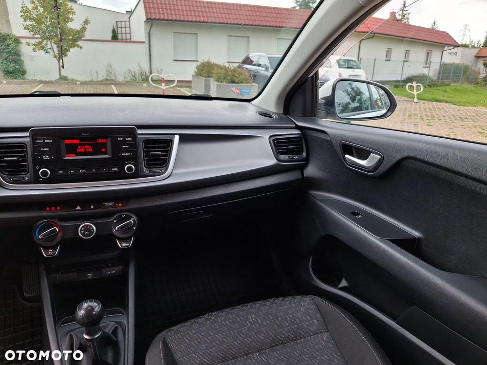 Kia Rio - 22