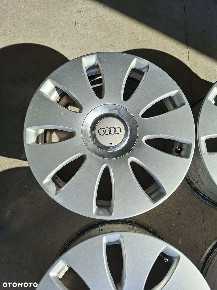 Oryginalne felgi audi, aluminiowe 16" stan bdb - 4