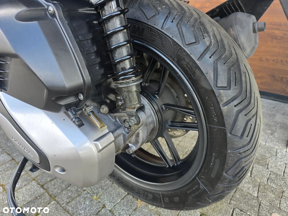 Honda NSS - 32