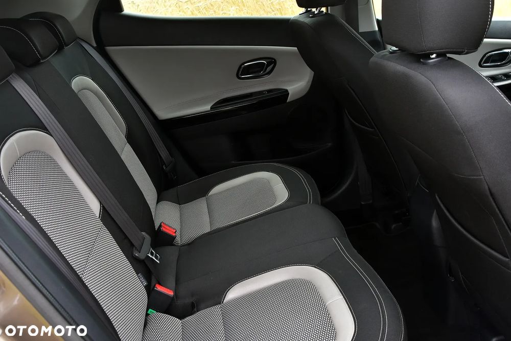 Kia Ceed 1.6 GDI L Business Line - 25