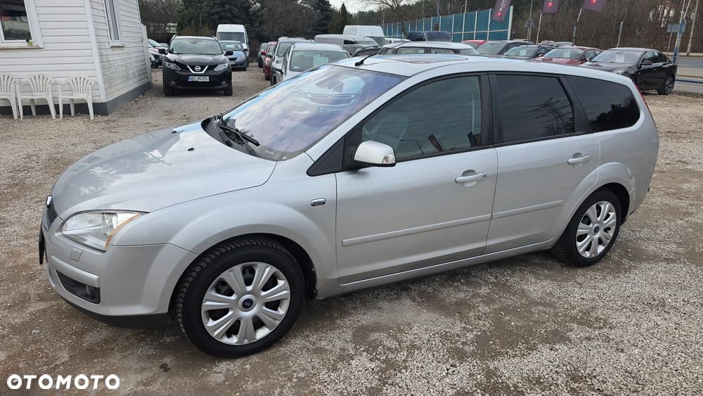 Ford Focus 1.6 Ghia - 34