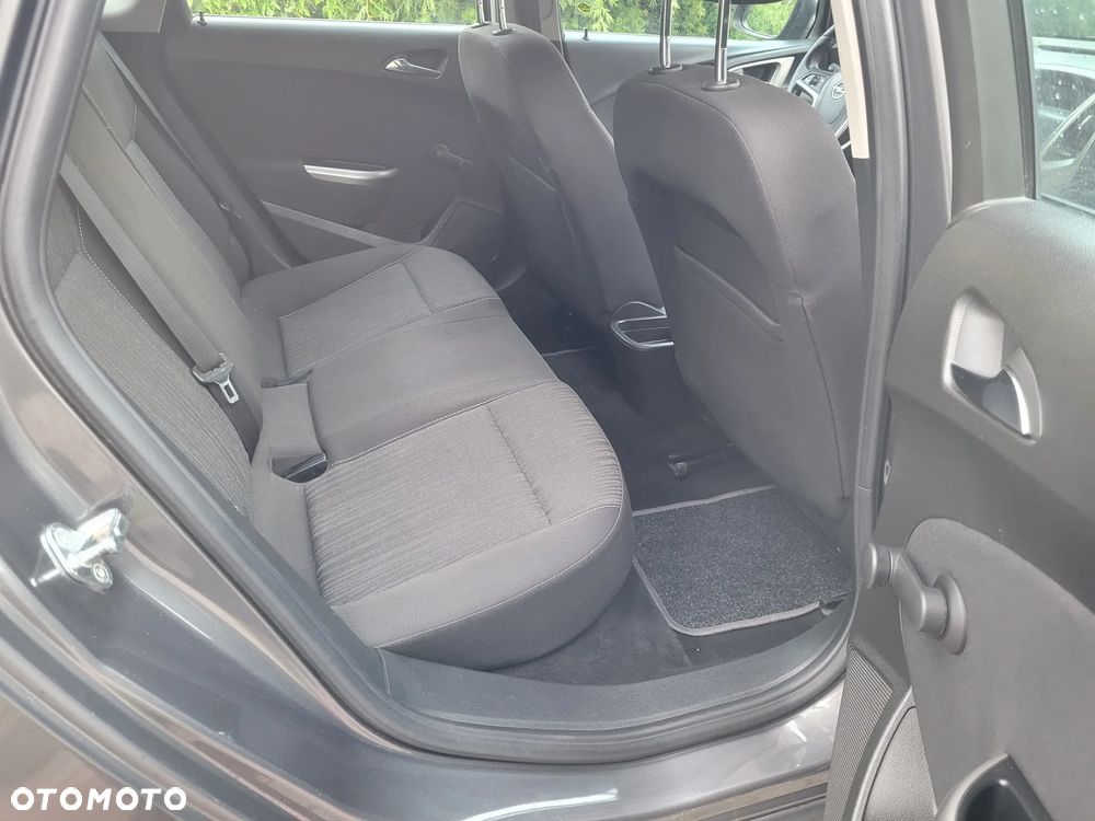 Opel Astra 1.6 Innovation - 11