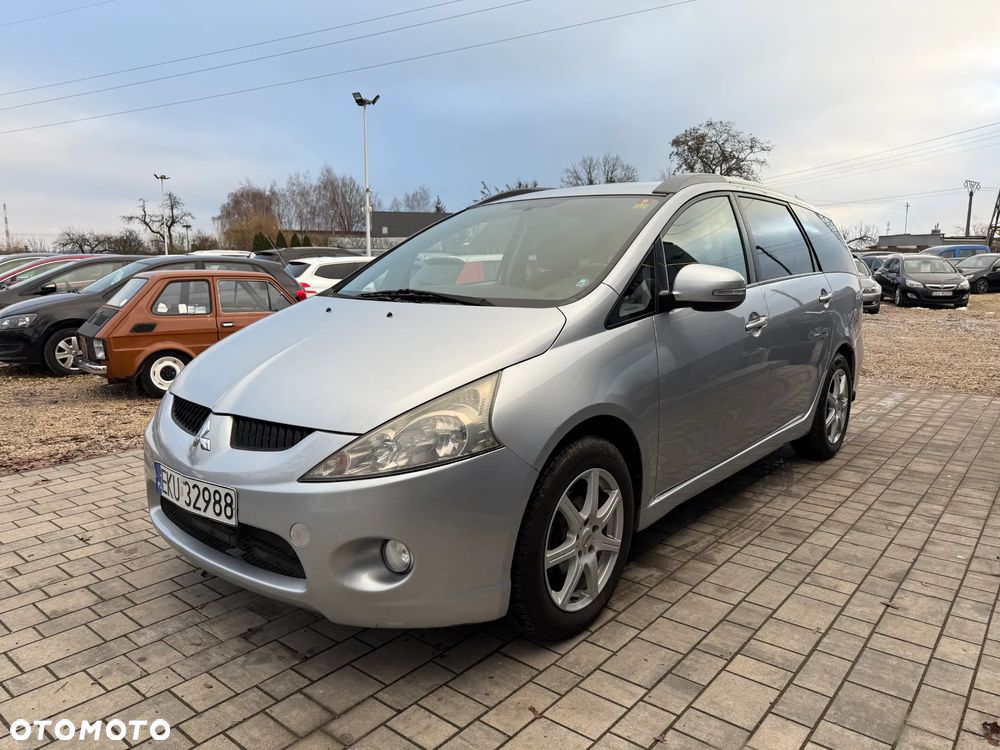 Mitsubishi Grandis 2.4 Inform - 9