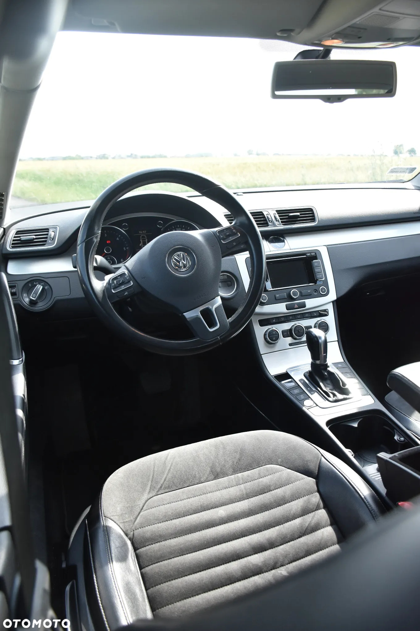 Volkswagen Passat 2.0 TDI Highline R-Style DSG - 9