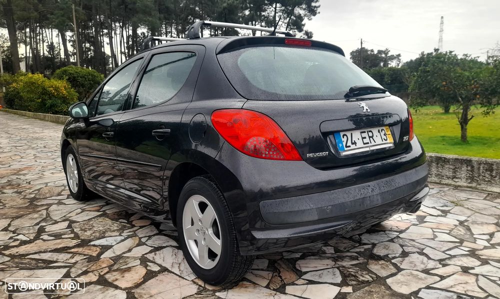 Peugeot 207 1.4 16V Trendy - 5