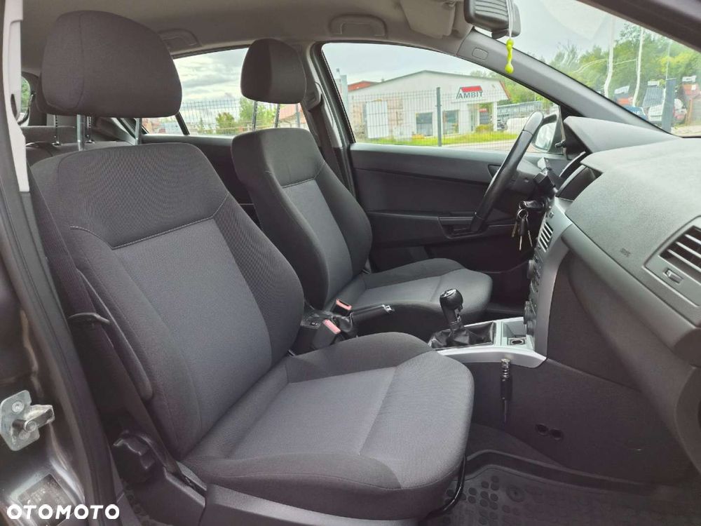 Opel Astra 1.4 Selection - 19