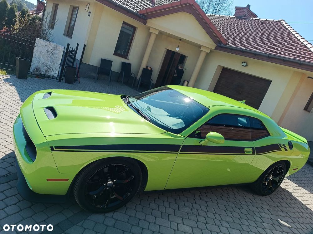 Dodge Challenger - 15