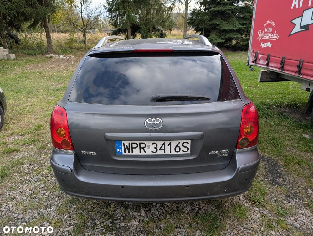 Toyota Avensis 2.2 D-4D Sol - 3