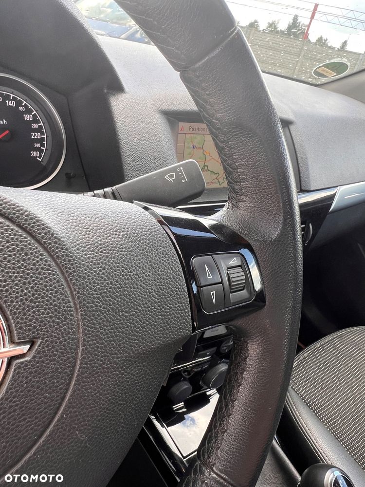 Opel Astra 2.0 Turbo Cosmo - 9