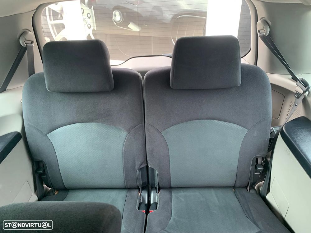 Mitsubishi Grandis 2.0 DI-D Intense P2 - 8