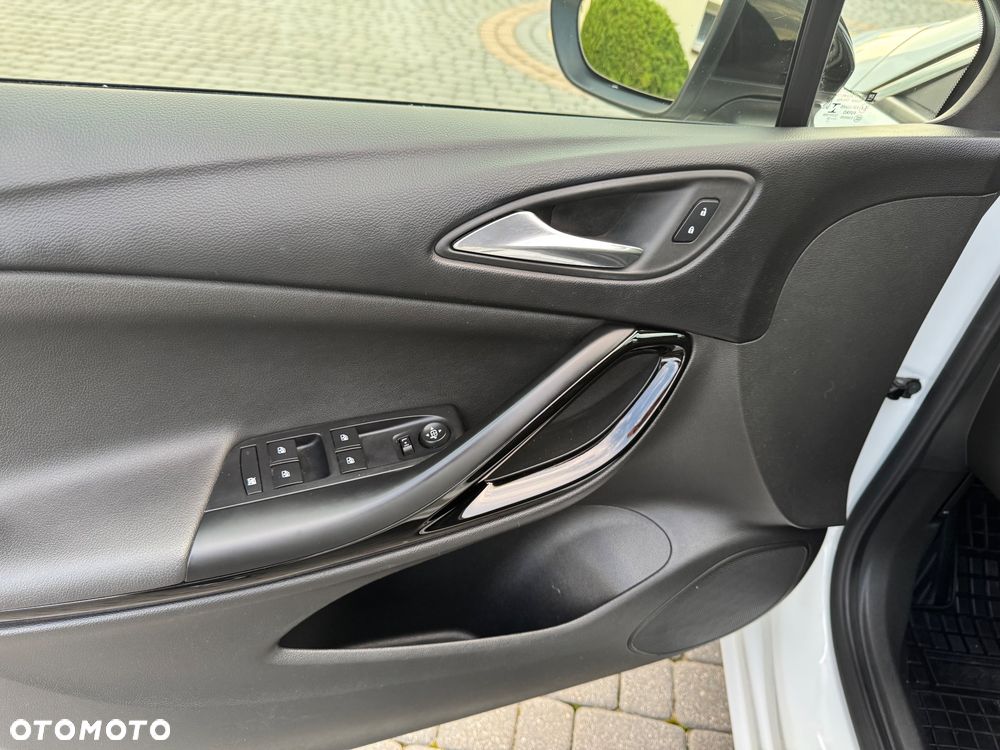 Opel Astra 1.2 T Elegance S&S - 21