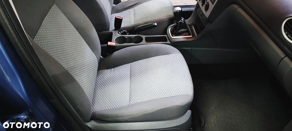 Ford Focus 1.6 Comfort X / 100 - 9