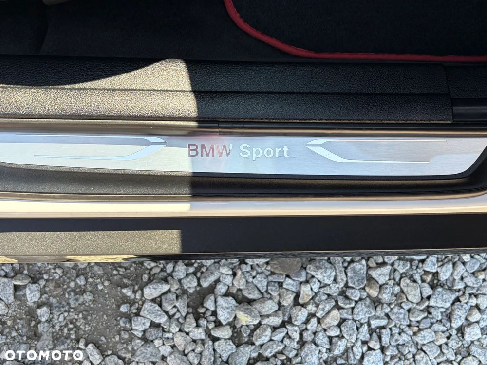 BMW X1 xDrive18d Sport Line - 23