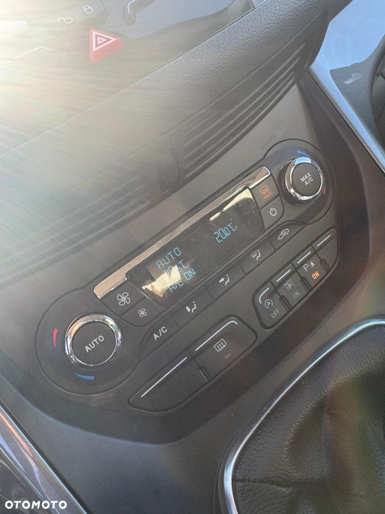 Ford Grand C-MAX - 12