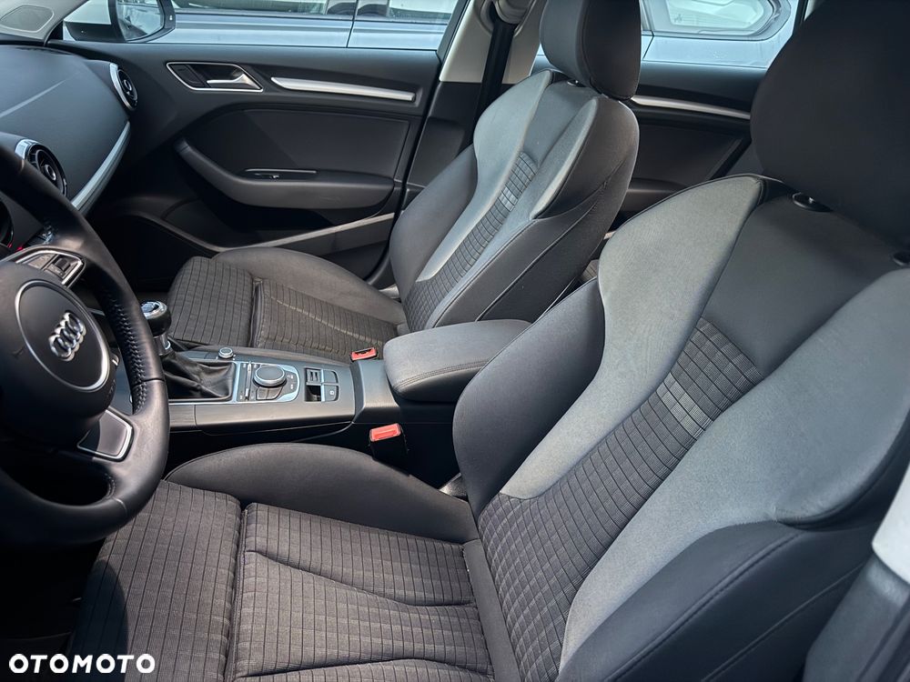 Audi A3 Sportback - 32