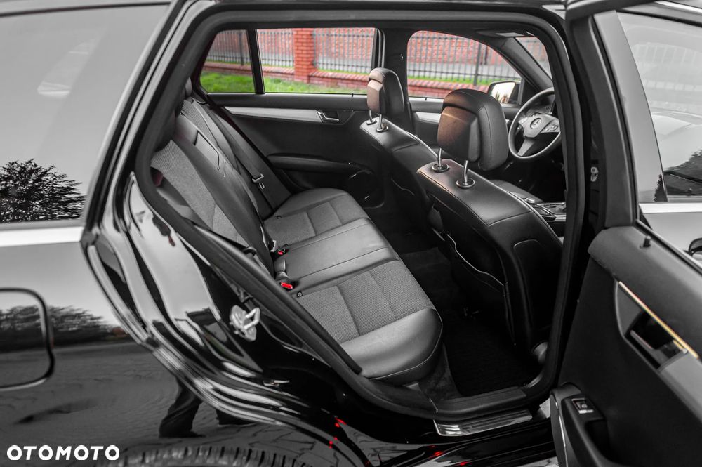 Mercedes-Benz Klasa C 200 7G-TRONIC Avantgarde Edition - 23