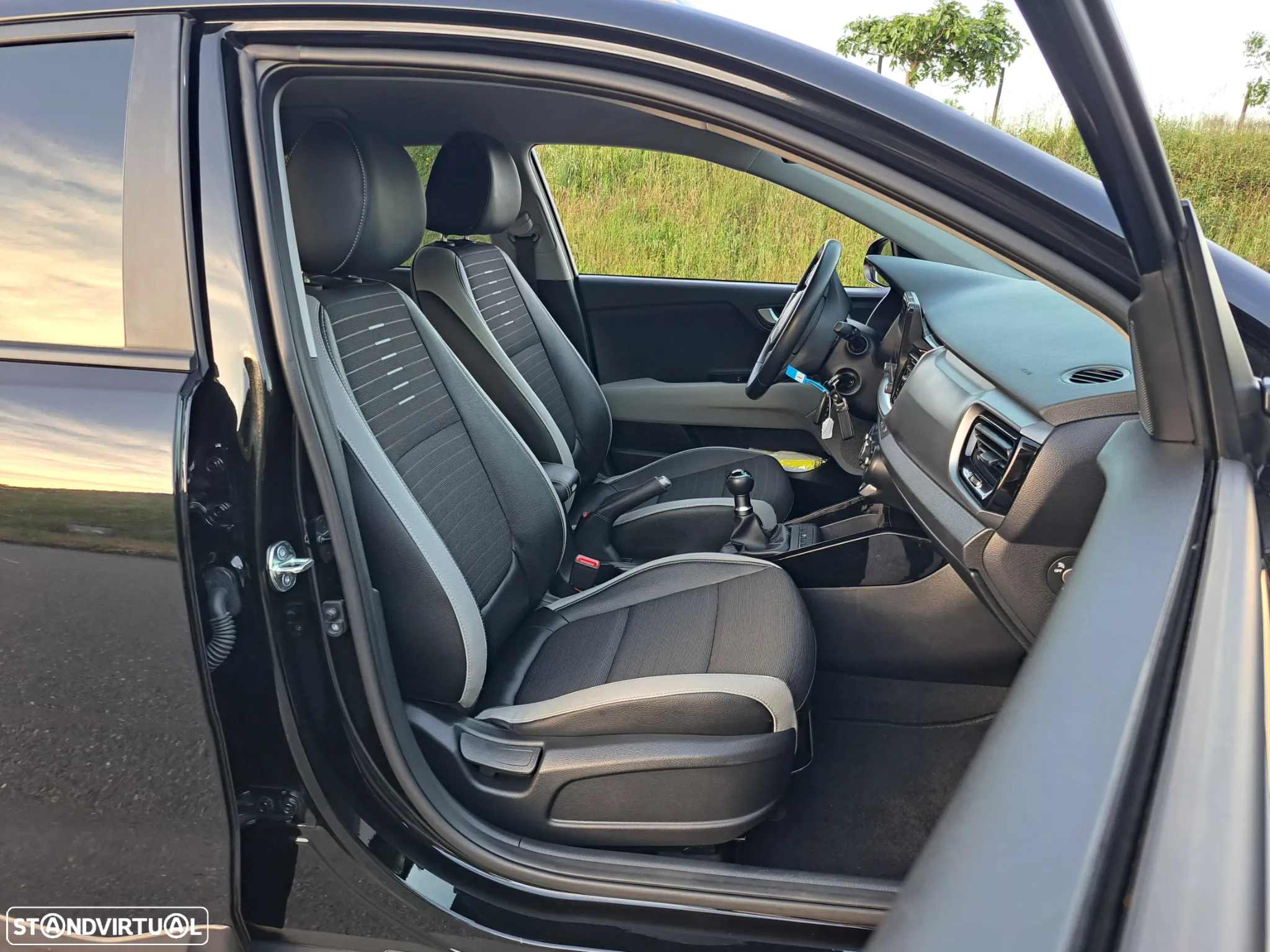 Kia Stonic 1.2 Dynamic - 13