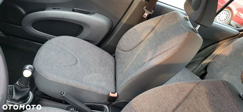 Nissan Micra 1.2 more - 12