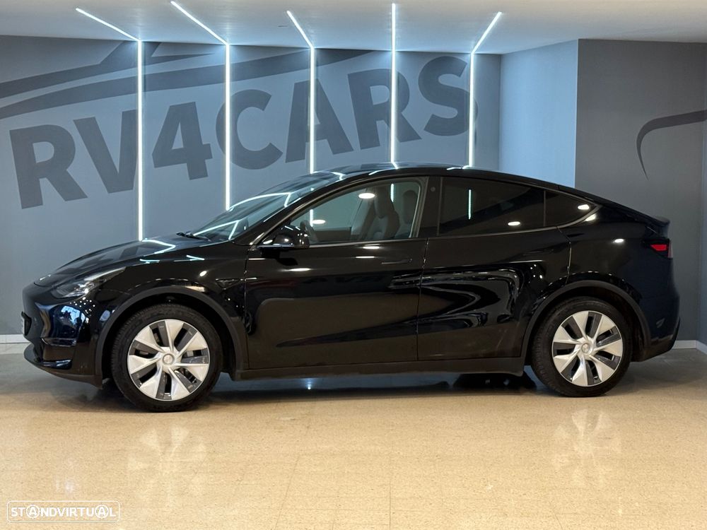 Tesla Model Y Launch Edition Long Range Dual Motor AWD - 3