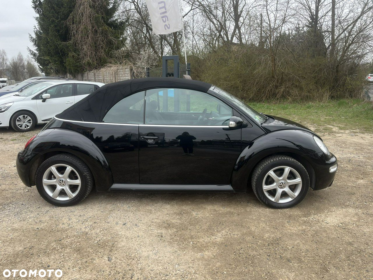 Volkswagen New Beetle - 4