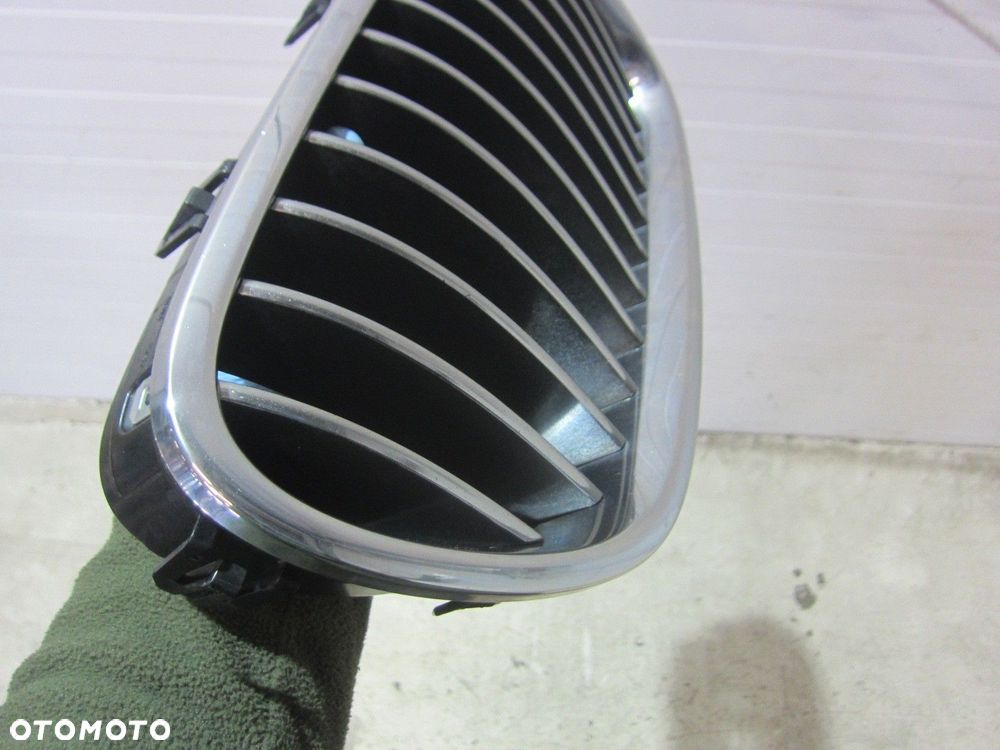 BMW F10 F11 NERKA ZDERZAKA PRZEDNIEGO KRATKA PRAW GRILL 51137200728 7200728 - 3