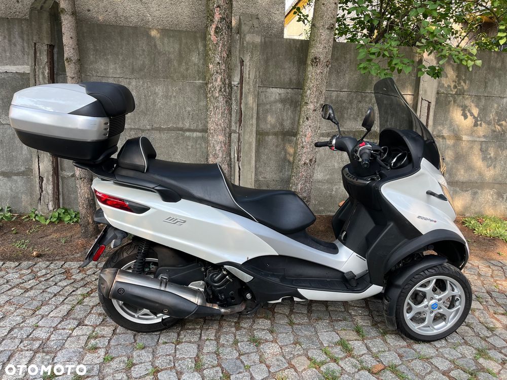 Piaggio MP-3 - 11