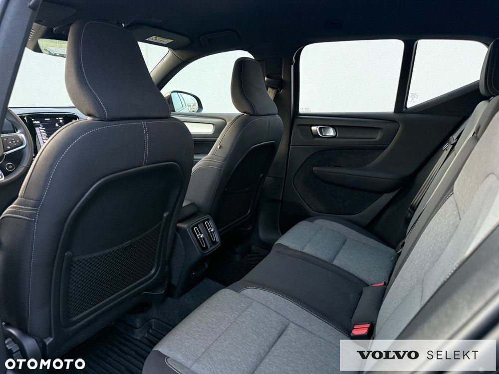 Volvo XC 40 - 25