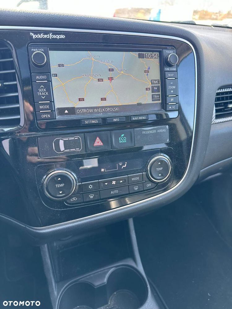 Mitsubishi Outlander - 11