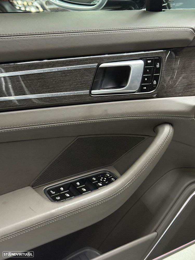 Porsche Panamera Sport Turismo 4S E-Hybrid - 14