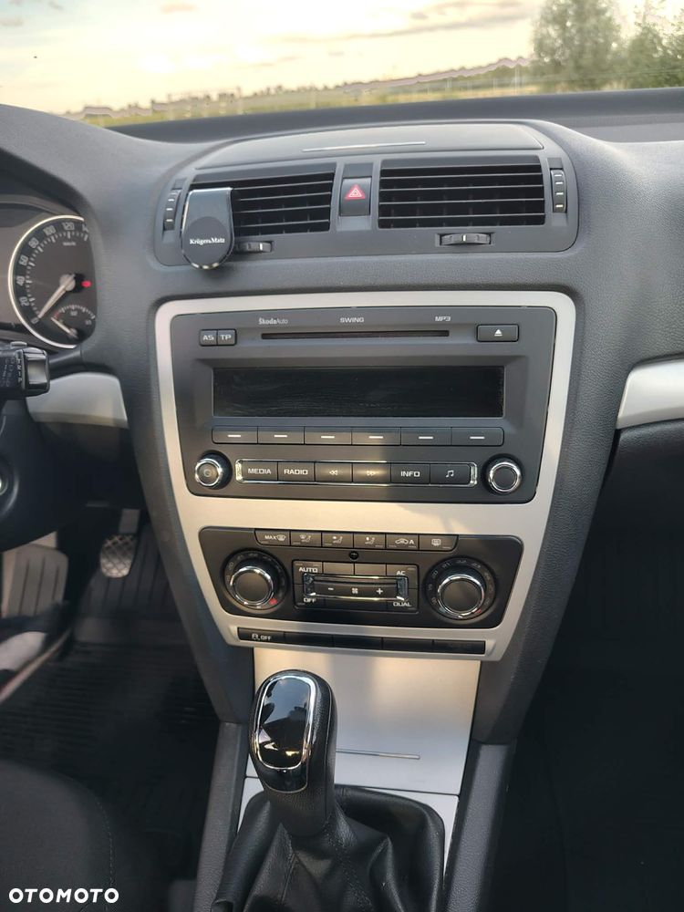 Skoda Octavia 1.6 Ambition - 15