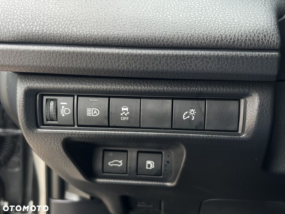 Toyota Camry - 16