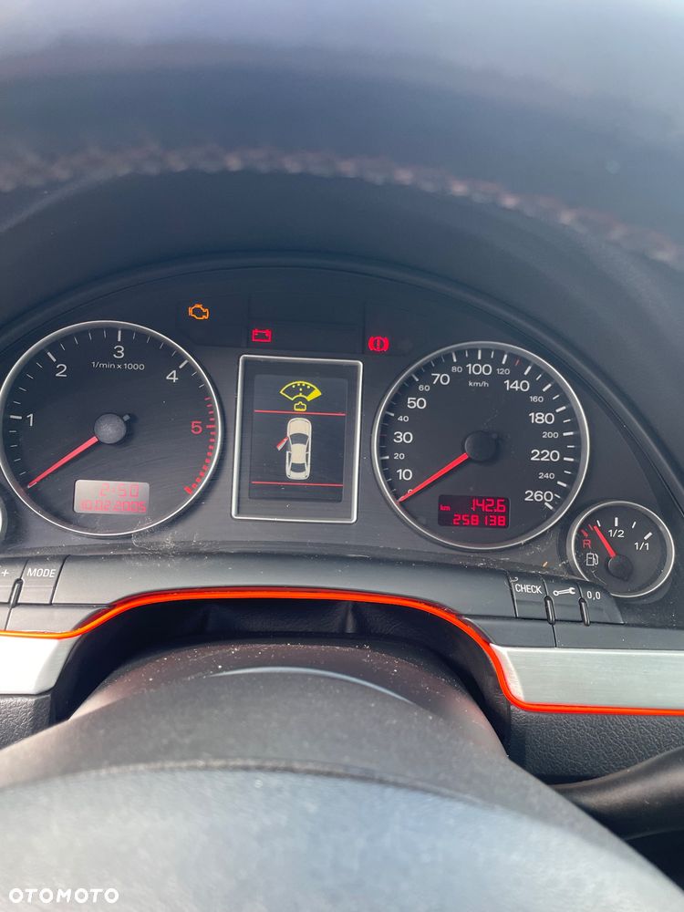 Audi A4 Limousine - 13