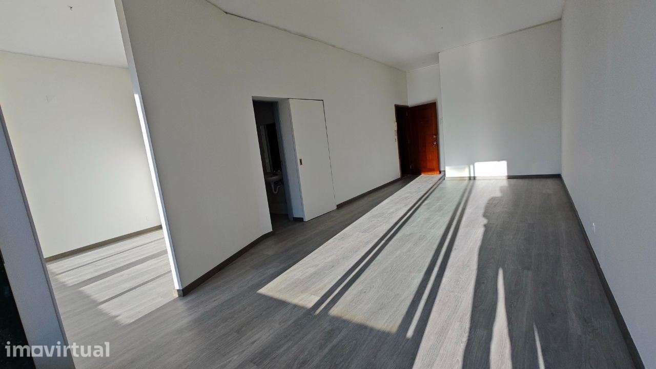 Escritório / 50m2 / 500€/ Av. Republica / Centro / Gaia/ - Grande imagem: 3/10