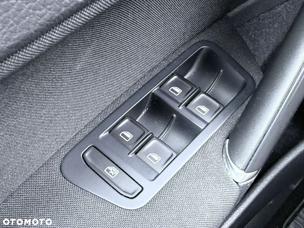 Volkswagen Golf Variant 1.6 TDI SCR DSG Join - 21