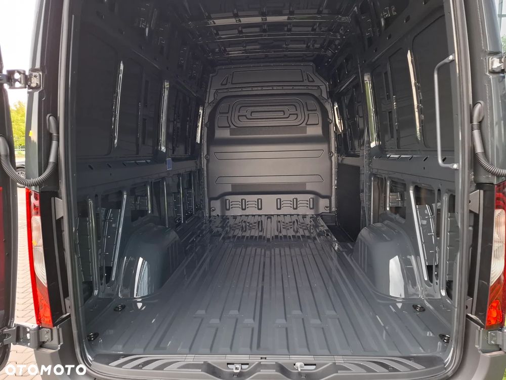Mercedes-Benz Sprinter 319 CDI Furgon PRO 3665 mm L2H2 - 15