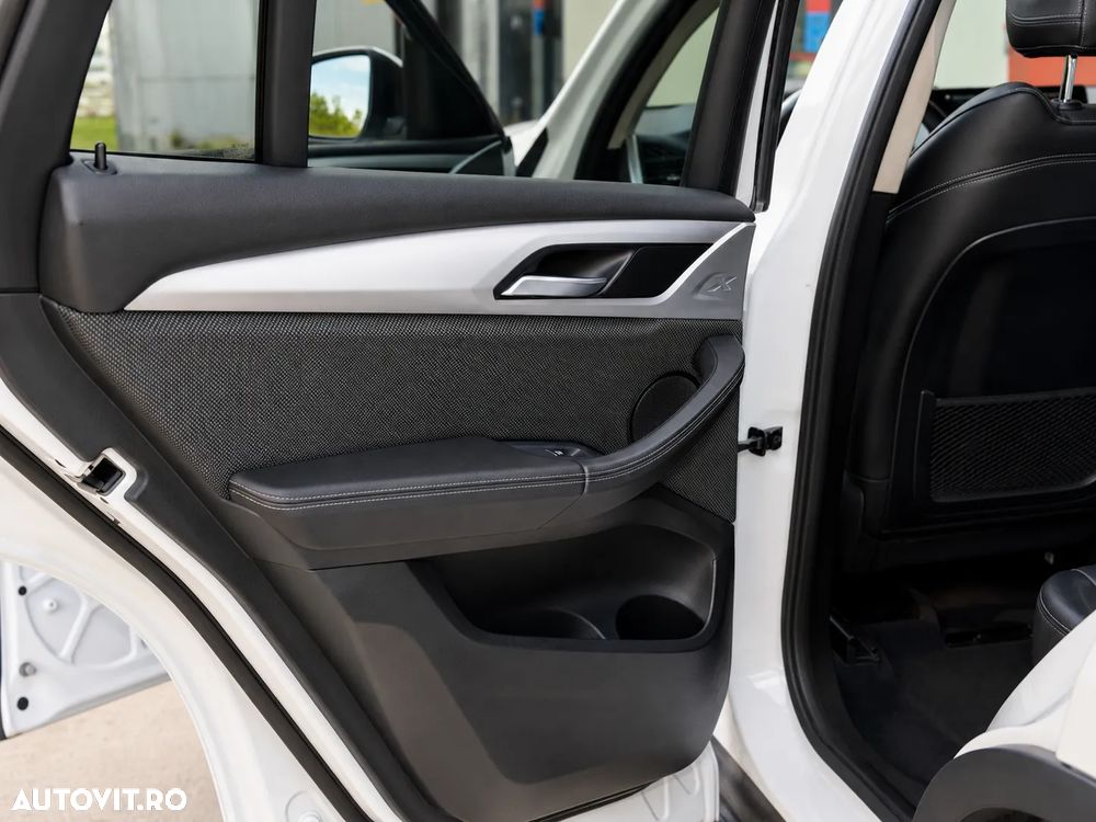 BMW X3 xDrive20d AT xLine - 26