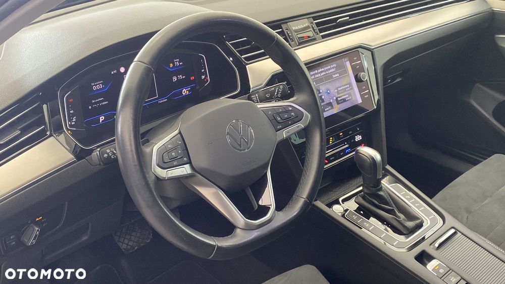 Volkswagen Passat - 15