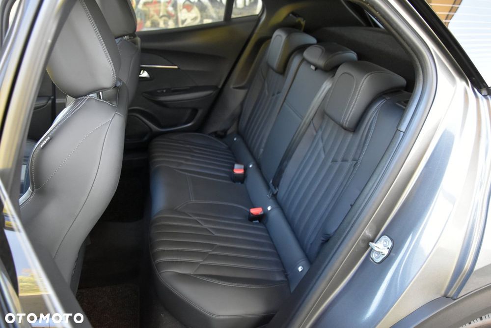 Peugeot 2008 PureTech 130 EAT8 GT - 18