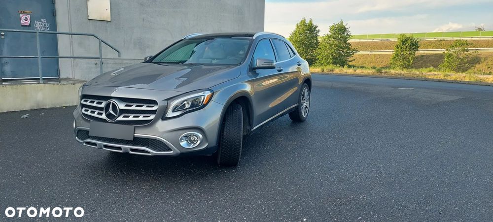 Mercedes-Benz GLA 250 4Matic 7G-DCT UrbanStyle Edition - 3