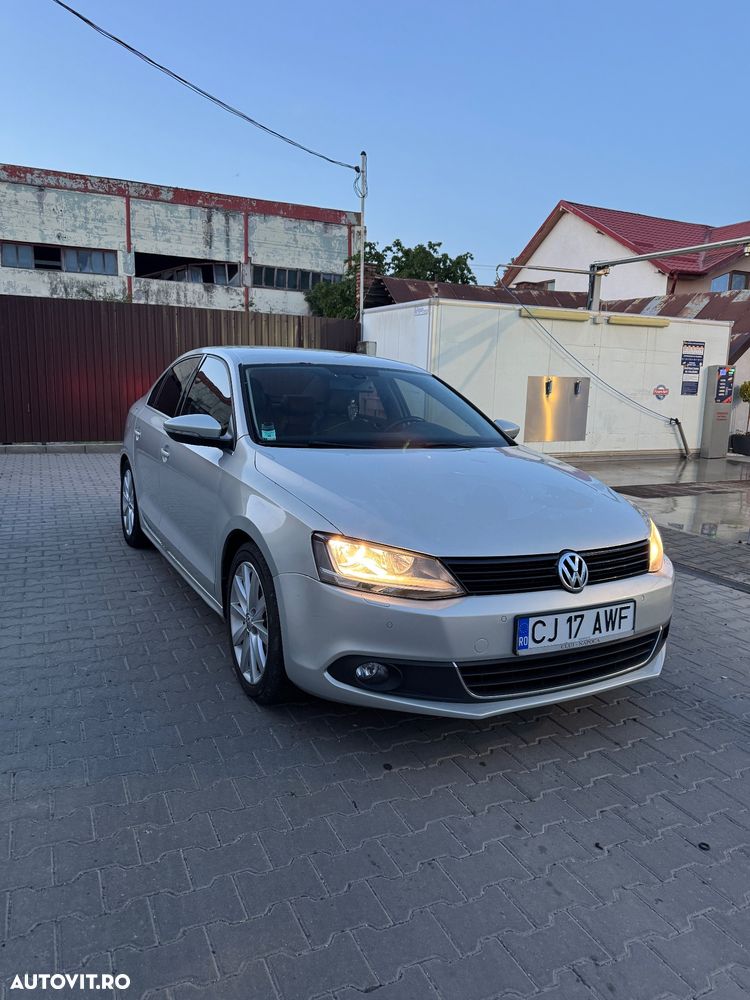Volkswagen Jetta 1.6 TDI DPF Comfortline DSG - 1